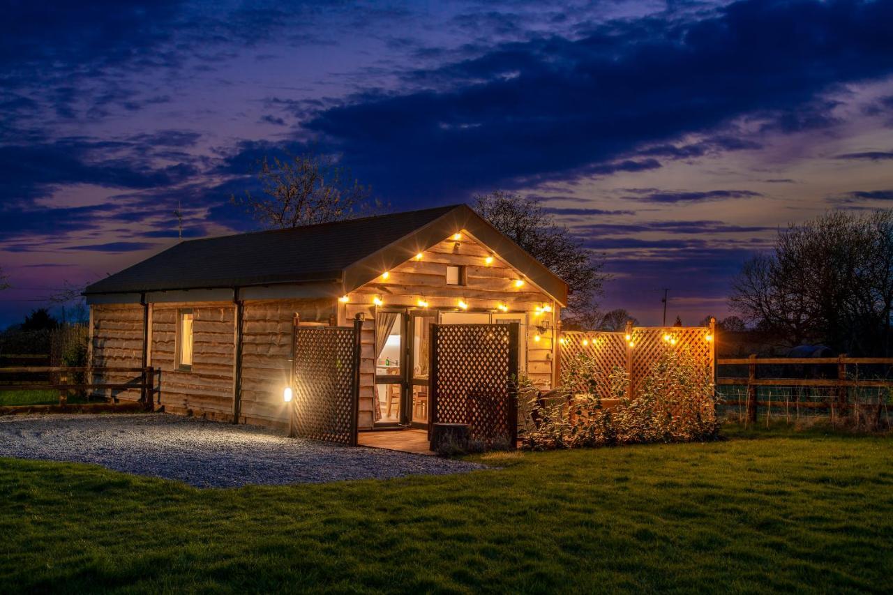 Montana Log Cabin - Ockeridge Rural Retreats Wichenford Exterior photo